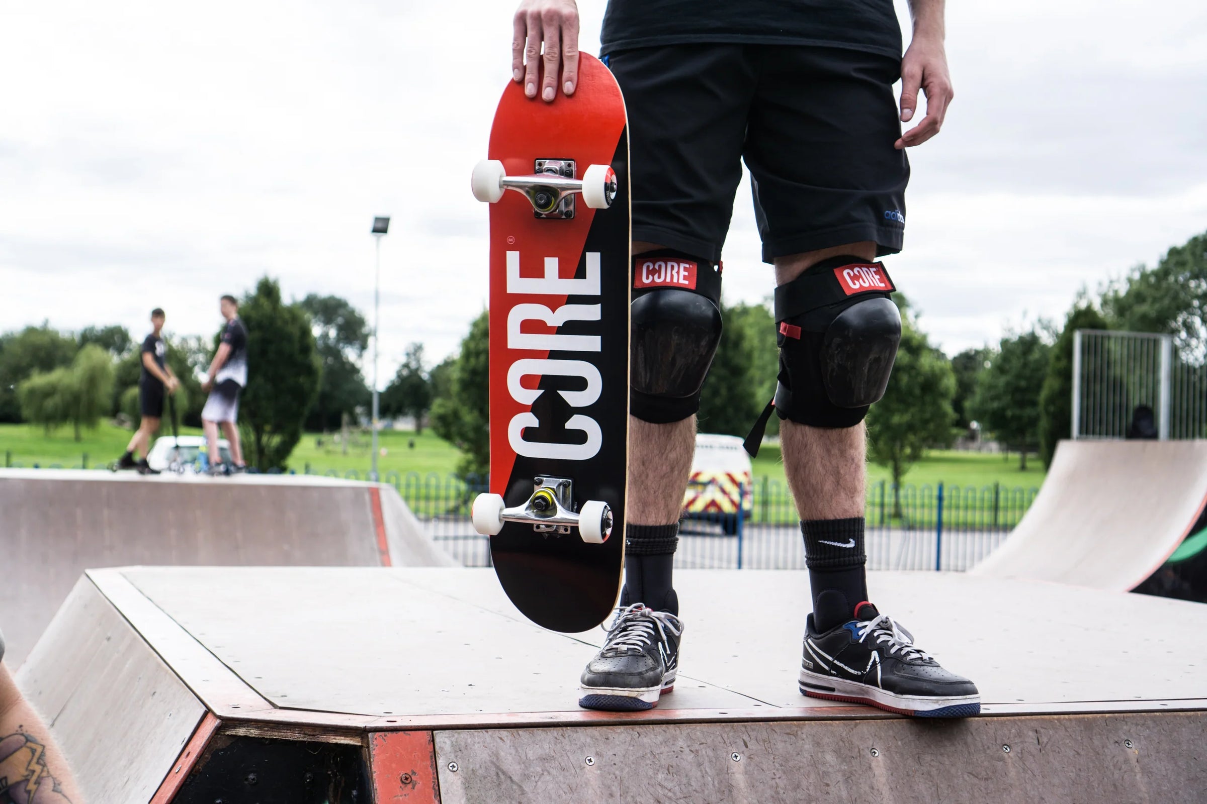 Complete skateboards