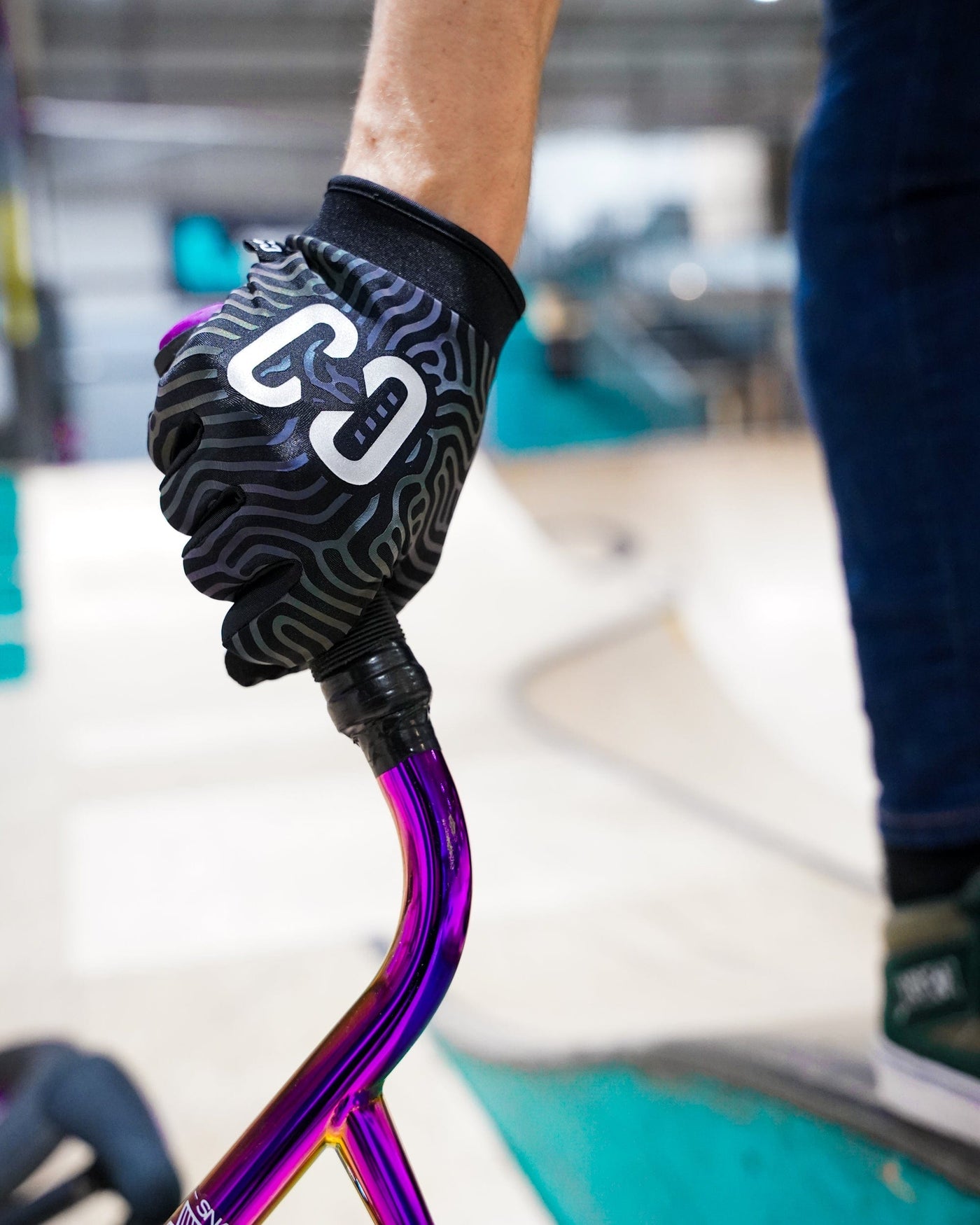 CORE Protection Aero BMX Gloves Neo Chrome I Bike Gloves Grabbing