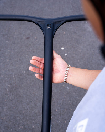 CORE SL2 Aluminium IHC Scooter Bar 620mm Black I Scooter Bar Alternate Holding