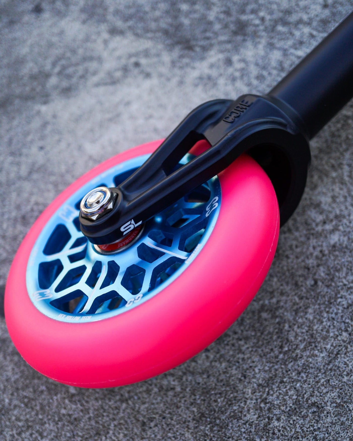 CORE SL2 IHC Scooter Fork Black I Scooter Fork Zoomed In Use